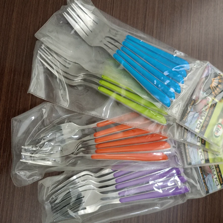 CONJUNTO DE GARFO 6 UNIDADES  CORES SORTIDAS preço de cada pacote .